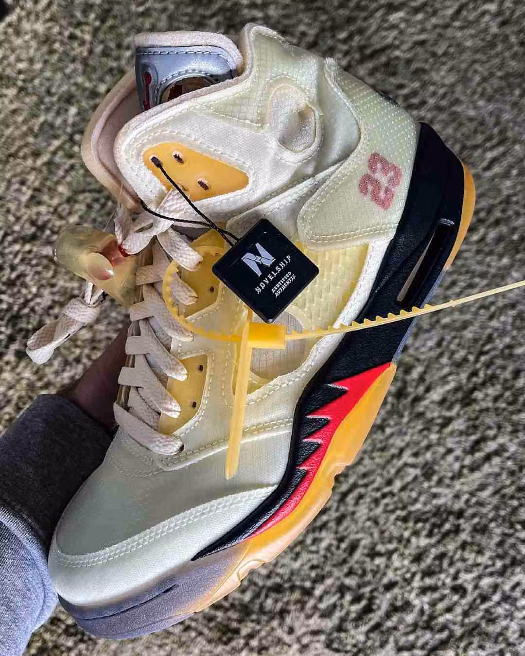 Off-White x Air Jordan 5 SP 'Sail' DH8565-100 Off-White x Air Jordan 5 SP 'Sail' DH8565-100